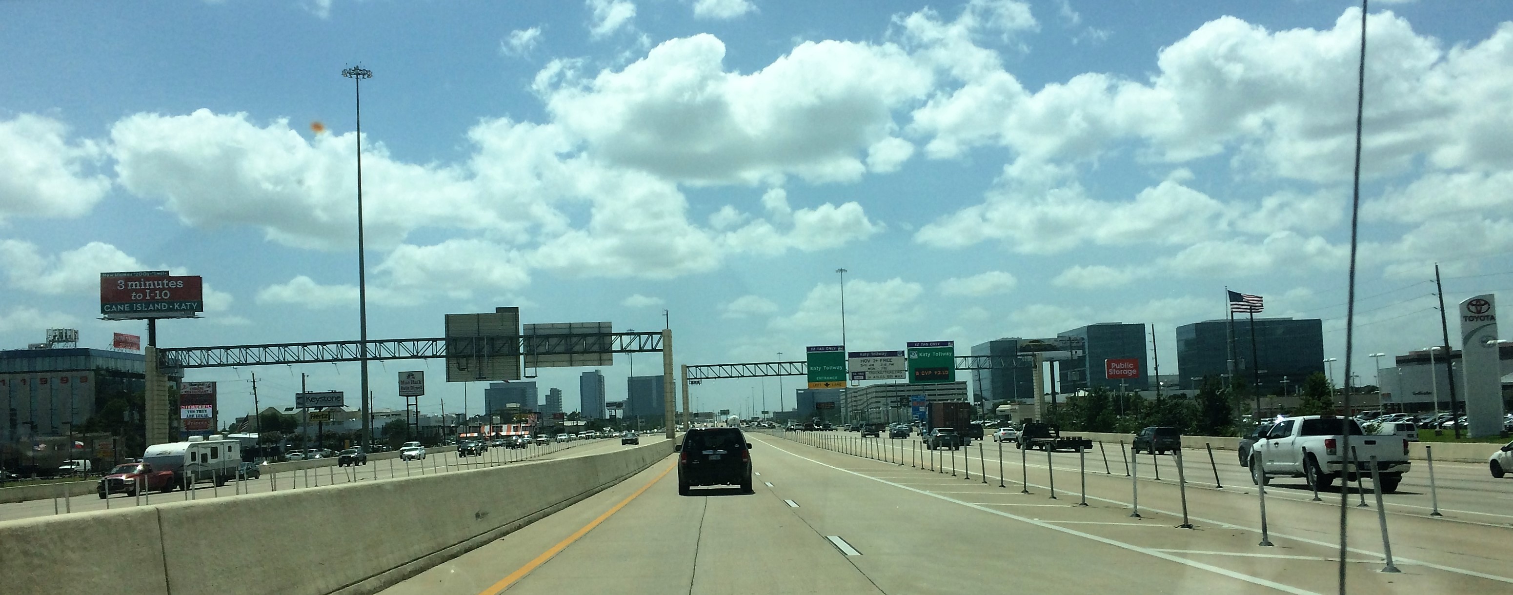 Texas Houston Highways-USMexpats.wordpress.com-Texas-Houston-HOV-Katy Freeway-Large