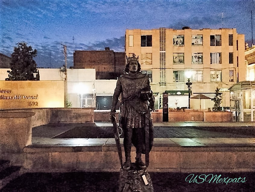 Estatua de San Luis Rey de Francia en la Plaza de Fundadores de San Luis Potosi King San Luis of France statue in the Founders Plaza USMexpats