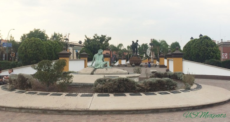 San Luis Potosi Plaza del Milenio lady Statue USMexpats