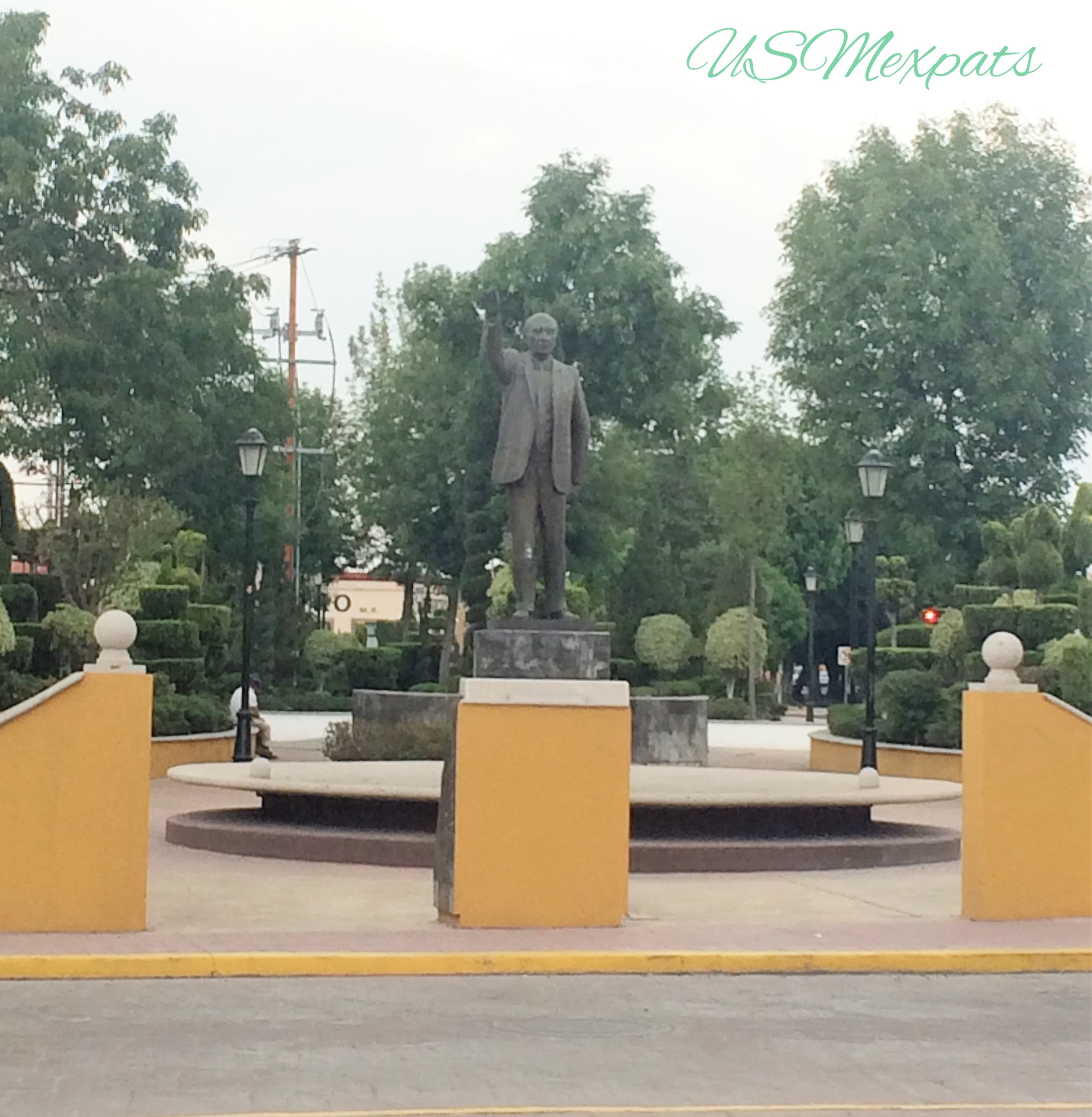 San Luis Potosi Plaza del Milenio man statue estatura hombre USMexpats